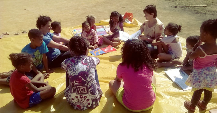 “Encuentros de la corriente del bien” con autores de libros para niños. Caxambú, Petrópolis, Brasil
