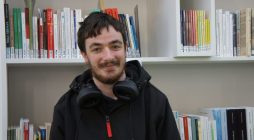 Comprometerse para «sentirse apoyado/a» y «ayudar a otras personas en dificultades»