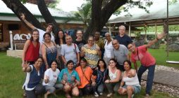 Aportar en la construcción de una sociedad centrada en la vida