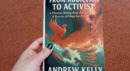 De la adicción al activismo – la historia de Andrew Kelly