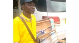 Mouni, decidido a poner en marcha su comercio